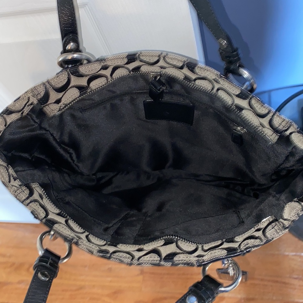 Black coach purse, excellent condition - Picture 3 of 3